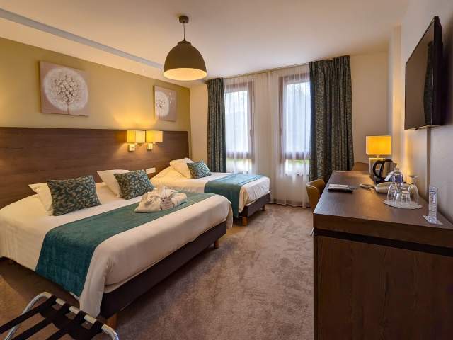 chambre double de l'hôtel verte vallée